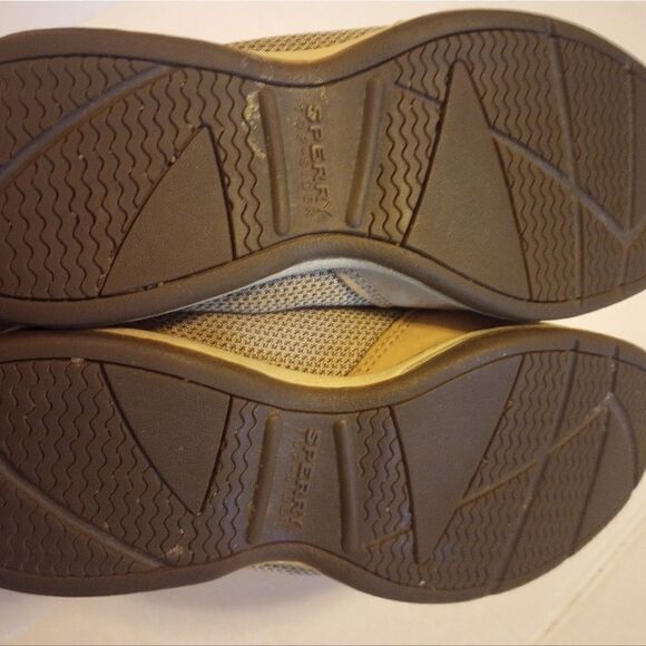 Sperry leather rubber bottom lace up loafers - Picture 4 of 9